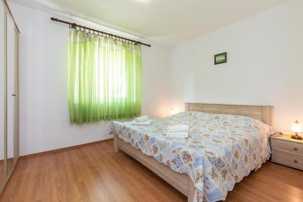 Apartments Hodanic Krk Town Exterior foto